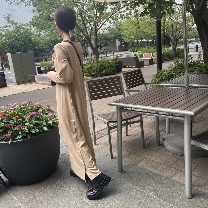 サイドボタンロングワンピース(ベージュ) | COPINE サイドボタンロングワンピース(ベージュ) | COPINE