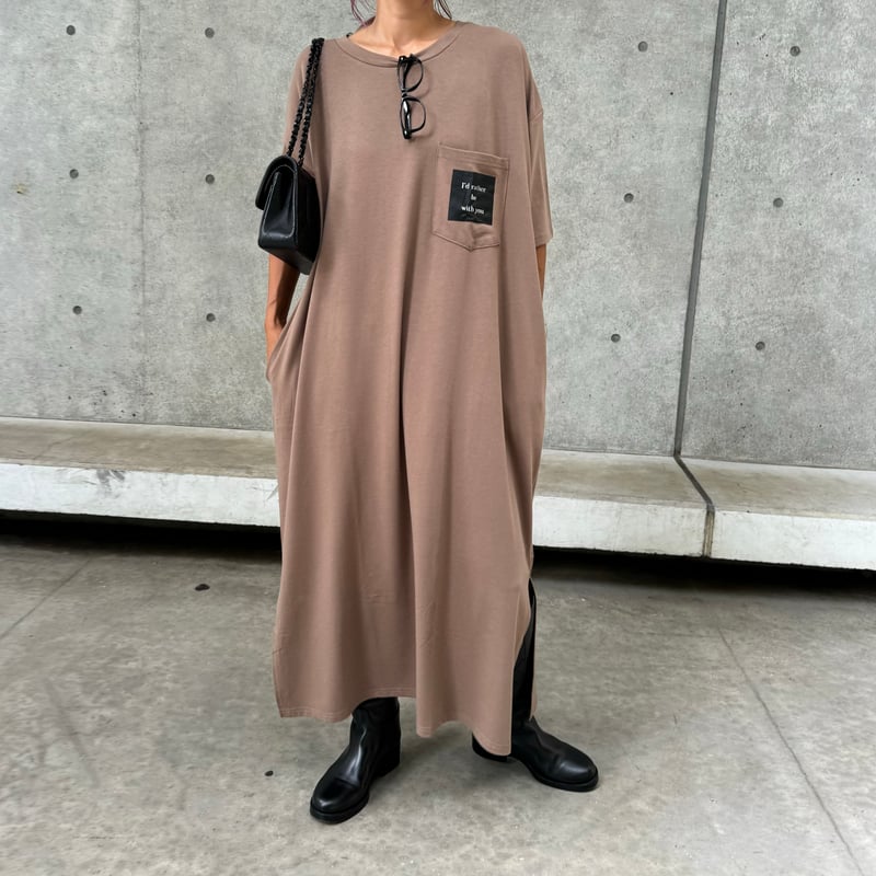 胸ポケットロゴ&バックロゴゆったりTシャツワンピース（モカベージュ