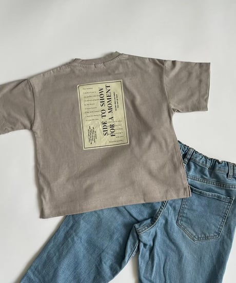 【kids】バックプリントグレージュtシャツ(110〜150)
