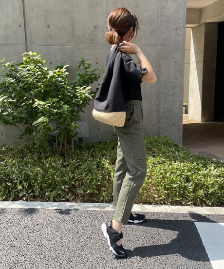【OUTLET】美シルエット！テーパードカラーパンツ(カーキM)