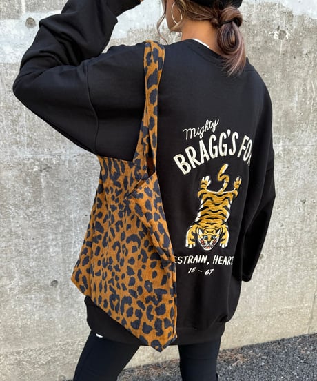 フロントバックTIGER刺繍スウェット