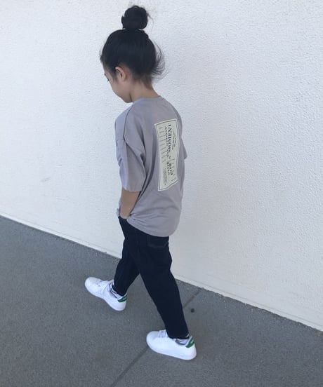 【kids】バックプリントグレージュtシャツ(110〜150)