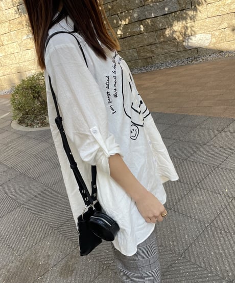 【OUTLET】刺繍ニちゃんオーバーサイズシャツ(ホワイト)