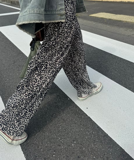 レオパード柄プリーツパンツ(キャメル)