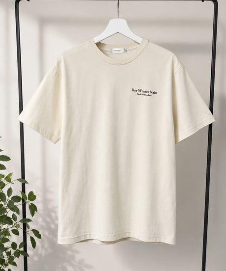 ネックタグ付きロゴプリントTシャツ