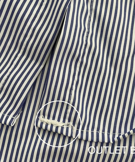 【OUTLET】ボリューム袖バックタック入りストライプシャツ(Mサイズ)