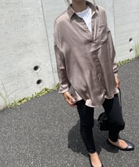 バックギャザーデザインサテンビッグシャツ(モカブラウン)
