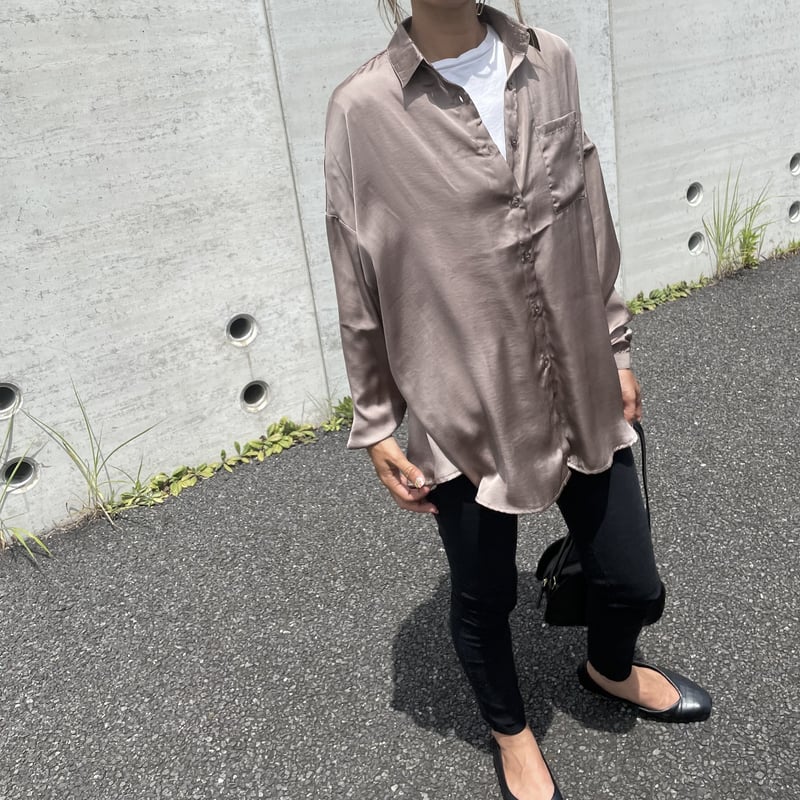 サテンBIGシャツ　モカ サテンBIGシャツ モカ