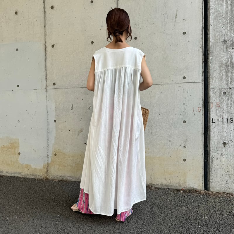 極美品✨PLEATS PLEASE プリーツ　薄ピンク色　七部丈　パンツ 極美品✨PLEATS PLEASE プリーツ 薄ピンク色 七部丈 パンツ