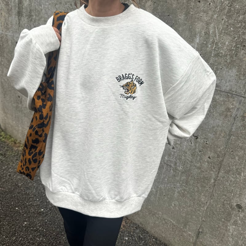 フロントバックTIGER刺繍スウェット(キナリ) | COPINE フロントバックTIGER刺繍スウェット(キナリ) | COPINE
