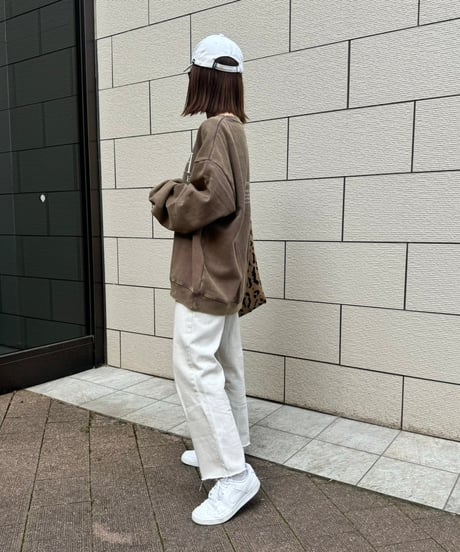 カットオフストレートデニムパンツ(ライトグレー)
