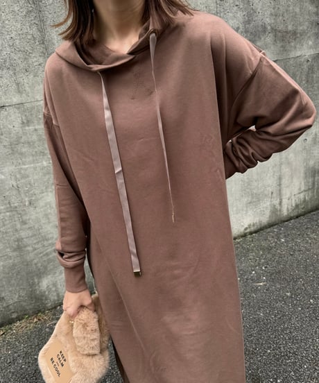 パーカーロングワンピース