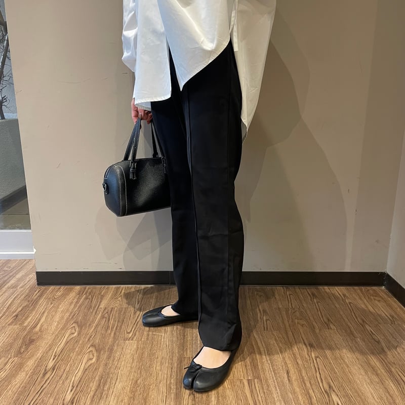 ウエストゴムピンタックサテンパンツ(ブラック） | COPINE