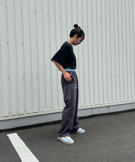 ロゴプリントスウェットパンツ(チャコールグレー)