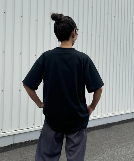 エンボスTシャツ(ブラック)