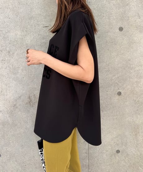 フロッキープリントフレンチスリーブTシャツ(ブラック)