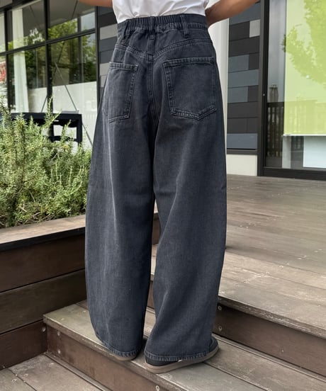 カーブデニムパンツ(ブラック)