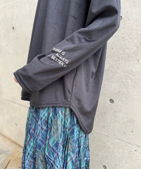 袖ワンポイント刺繍シアーベロアロンT(ブラック)