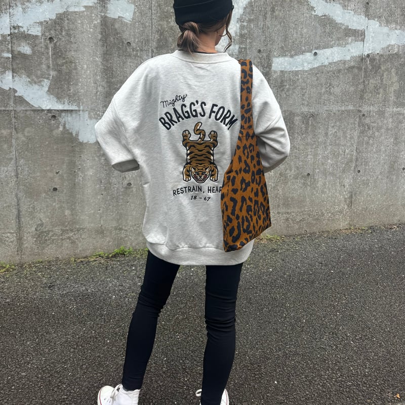 フロントバックTIGER刺繍スウェット(キナリ) | COPINE フロントバックTIGER刺繍スウェット(キナリ) | COPINE