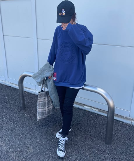エンボス薄手ロゴスウェット(ネイビー)
