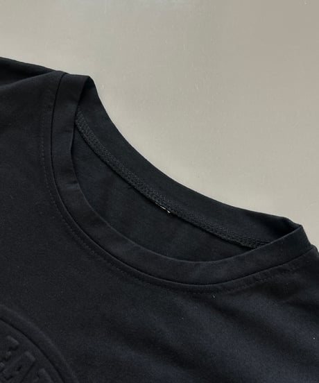 エンボスTシャツ(ブラック)