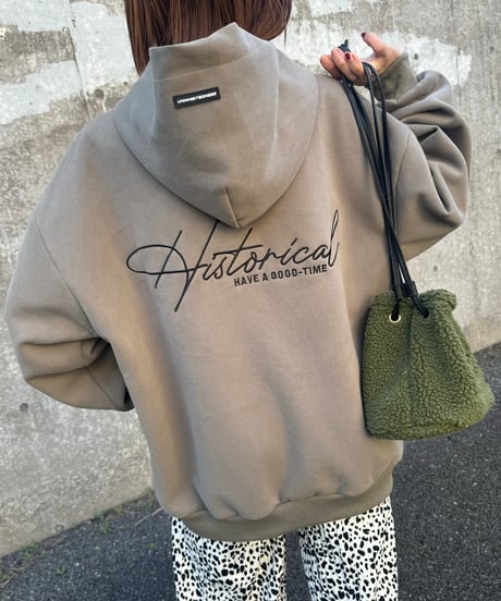 フードラベル付き刺繍ロゴパーカー(カーキ)
