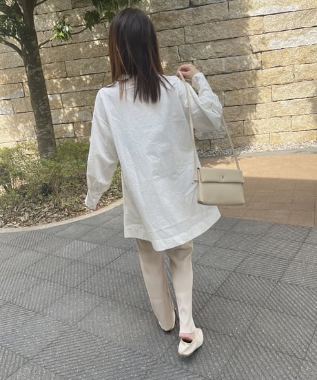 ボタンデザインオーバーサイズシャツ