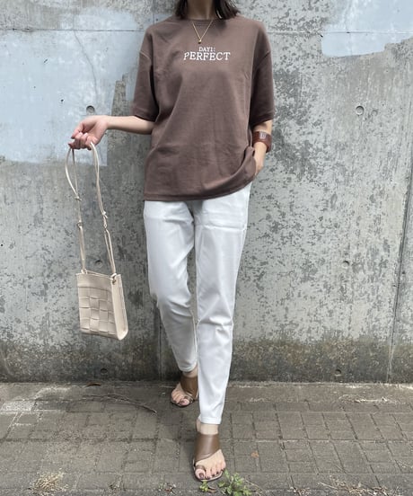 シンプルロゴtシャツ(ブラウン)