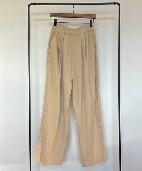 タック入りワイドシャカパン(ライトベージュ)