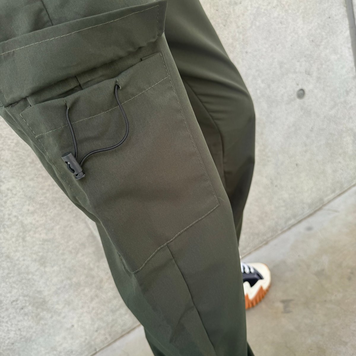 Caleミリタリーカーゴパンツ カル　カラー　カーキ ミリタリーカーゴパンツ(カーキ) | COPINE