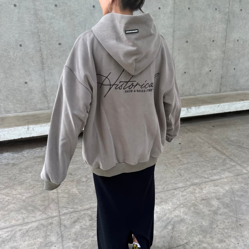 フードラベル付き刺繍ロゴパーカー(カーキ) | COPINE