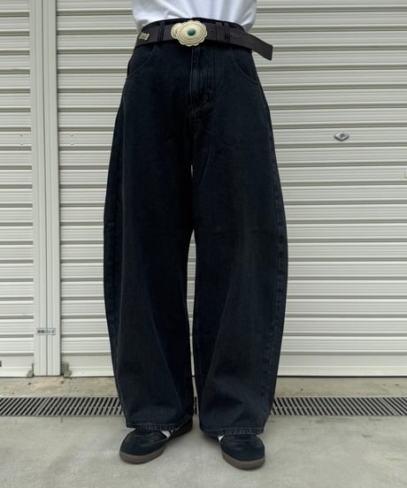 カーブデニムパンツ(ブラック)