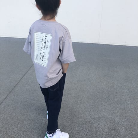 【kids】バックプリントグレージュtシャツ(110〜150)