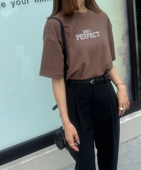 シンプルロゴtシャツ(ブラウン)