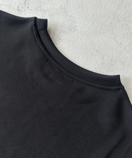 フロッキープリントフレンチスリーブTシャツ(ブラック)