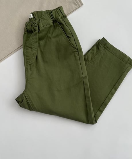 【kids】ストレッチ入り！ウエストゴムツイルテーパードパンツ・カーキ(110~150)