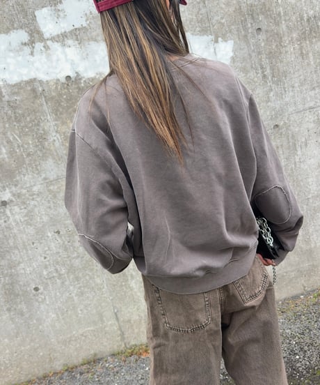 袖パッチミッキーマウスピグメントスウェット(ブラウン)