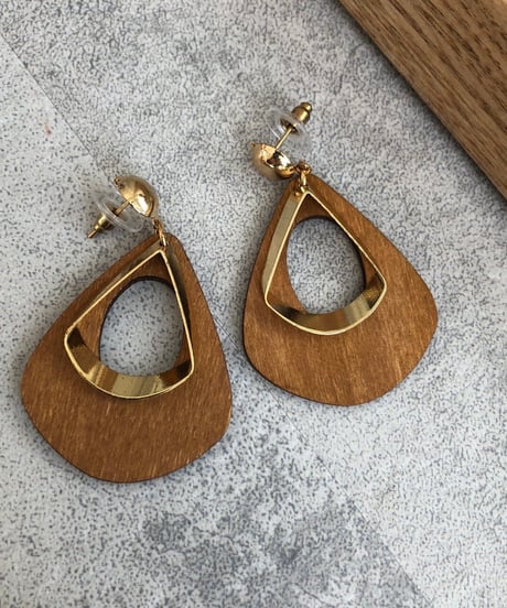 ドロップ型ウッドメタルピアス（3color）