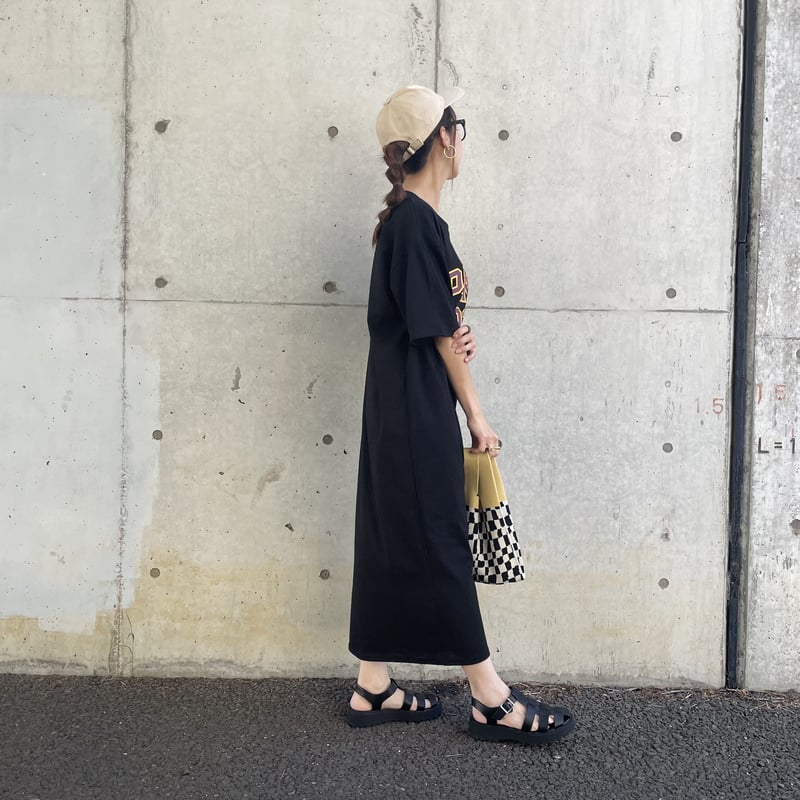 PARISサイドスリットTシャツワンピース(ブラック) | COPINE