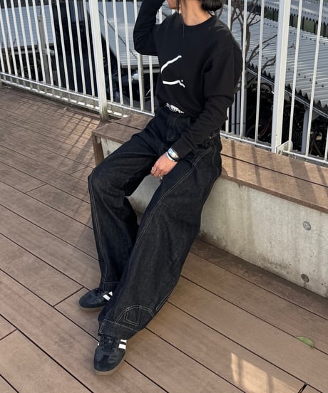 ステッチデザインカーブデニム(ブラック)