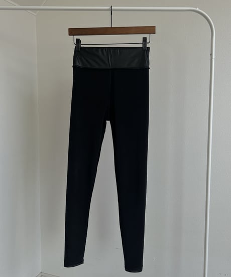 フェイクレザーレギンス（2size）
