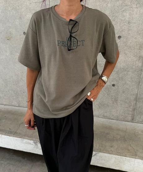 シンプルロゴtシャツ(カーキ)