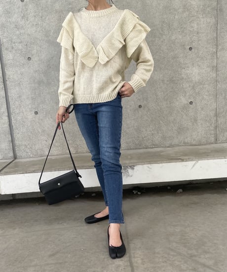 フリルデザインニット