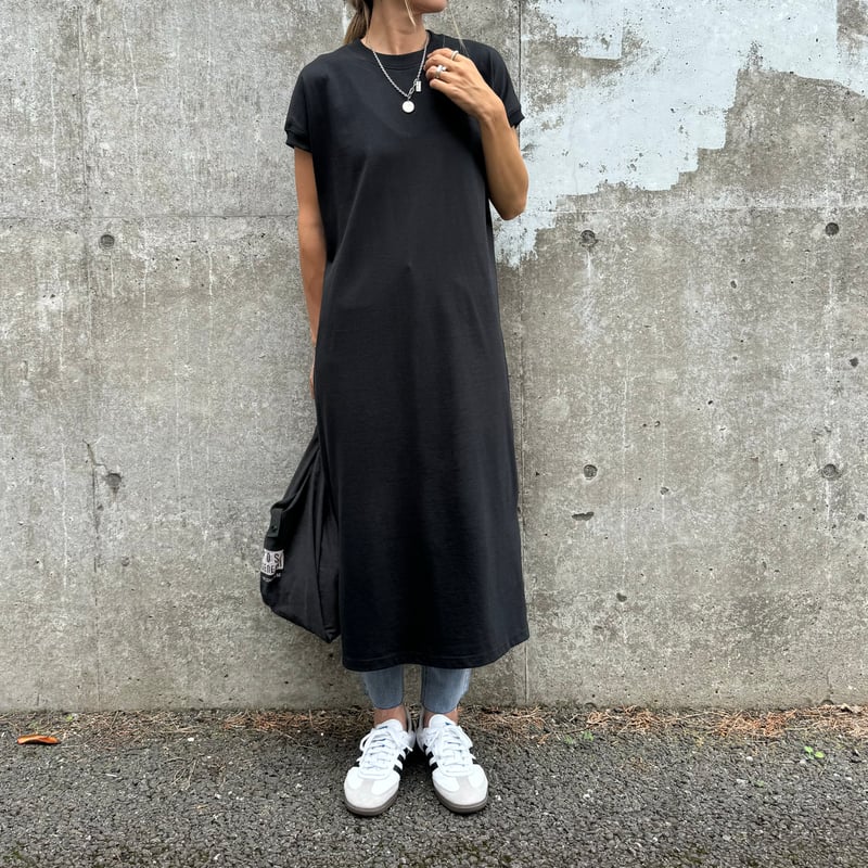 裾サイドスリットTシャツワンピース(ブラック) | COPINE 裾サイドスリットTシャツワンピース(ブラック) | COPINE