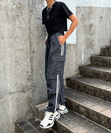 シンプルショート丈Tシャツ(ブラック)