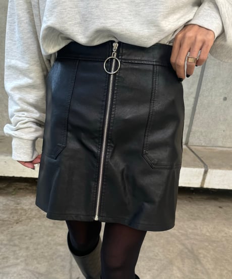 フェイクレザースカート