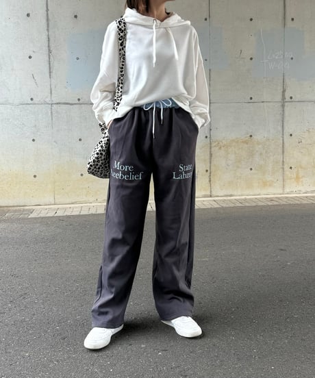 ロゴプリントスウェットパンツ(チャコールグレー)