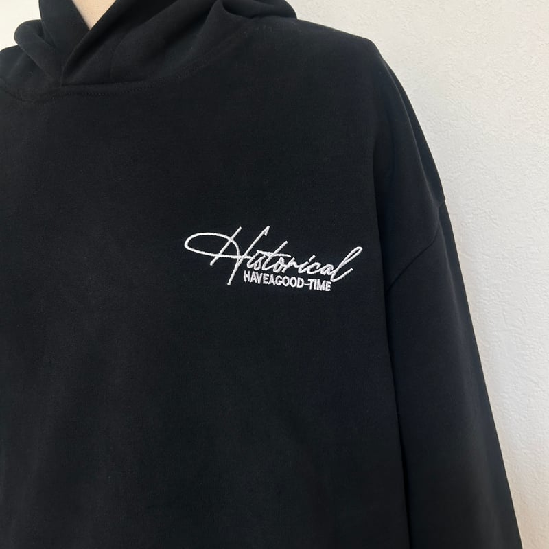 フードラベル付き刺繍ロゴパーカー(ブラック) | COPINE