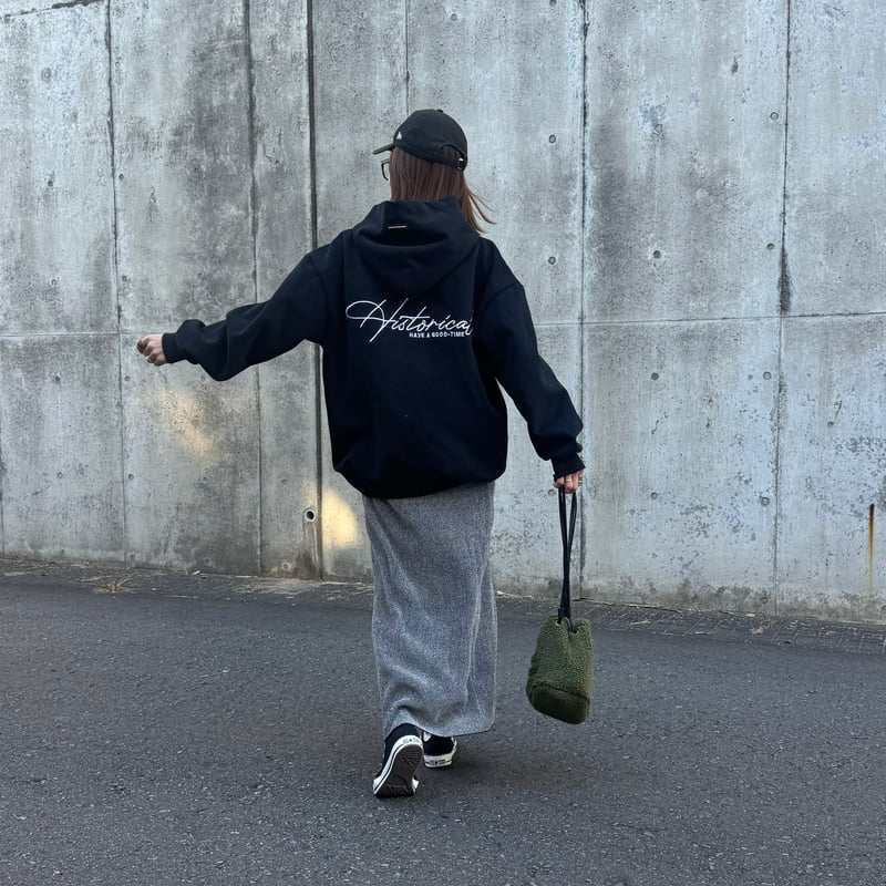 フードラベル付き刺繍ロゴパーカー(ブラック) | COPINE