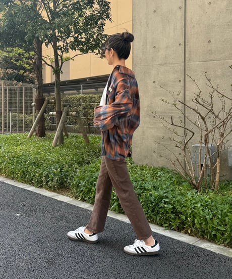 センタースリットデニムパンツ(ブラウン)